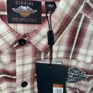 Mens Large plaid shirt.